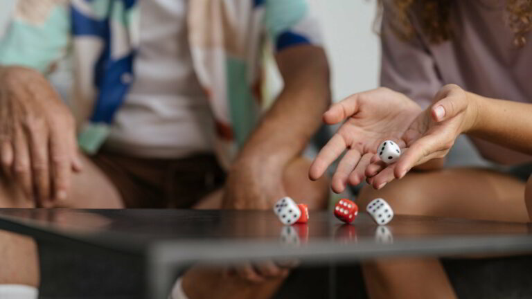 Leia mais sobre o artigo Jogar Board Games com Familiares e Amigos: Uma Experiência Inigualável